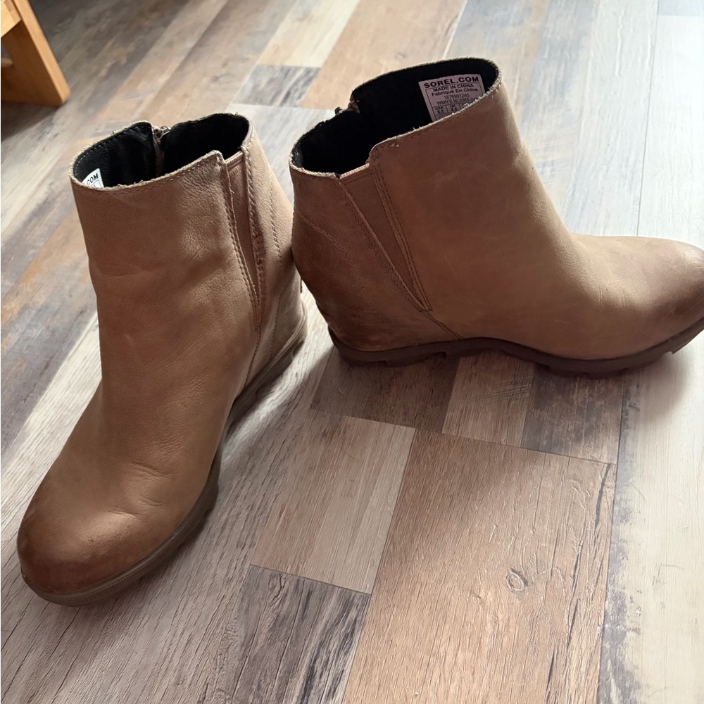 Sorel Joan of Arctic II Tan Ankle Boots